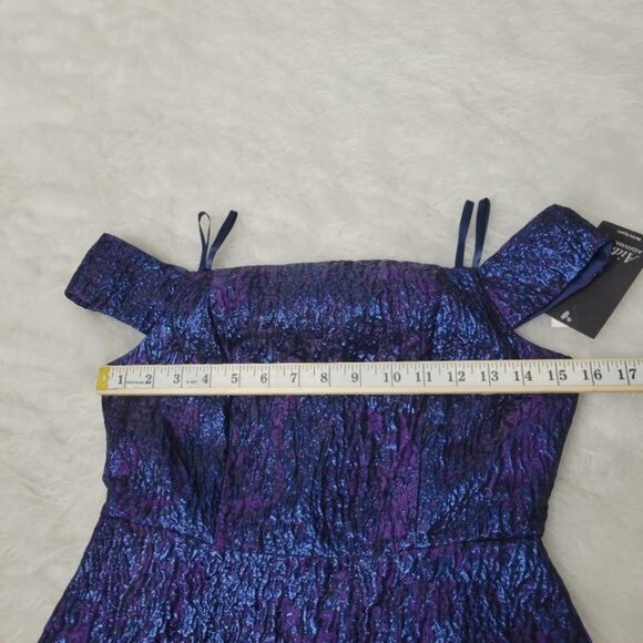 Aidan Mattox Metallic Jacquard Off-The-Shoulder Midi Tulle Gown 4 - Picture 6 of 11